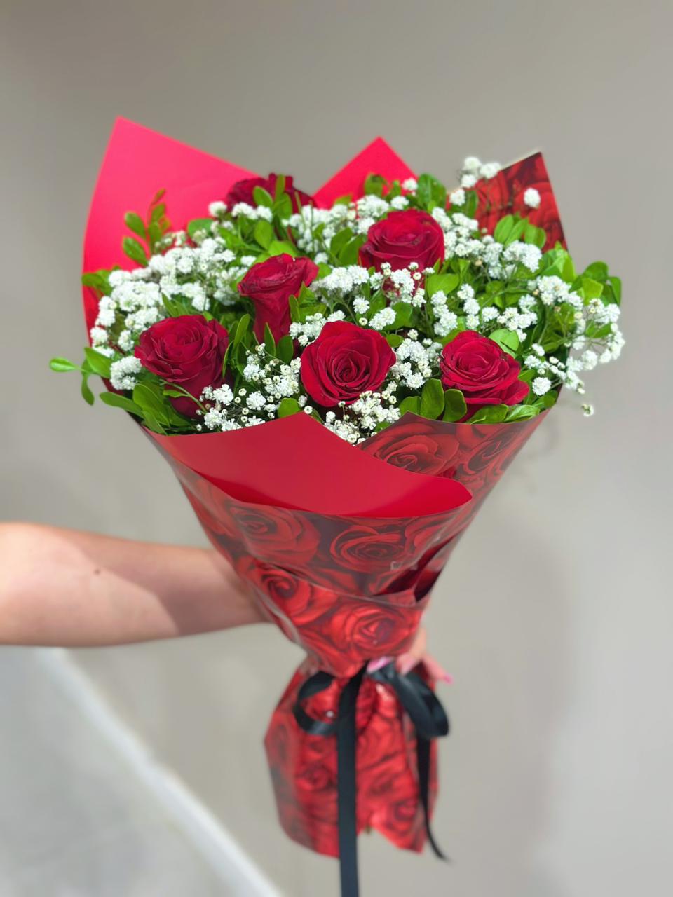 MINI RAMALHETE COM ROSAS VERMELHAS