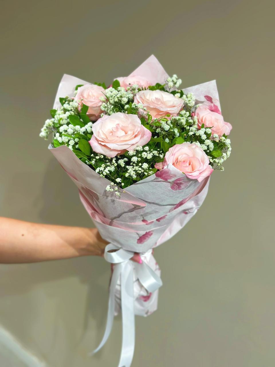 RAMALHETE COM ROSAS ROSAS 