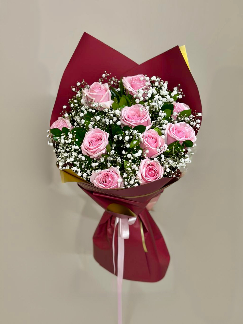 RAMALHETE COM 10 ROSAS ROSAS