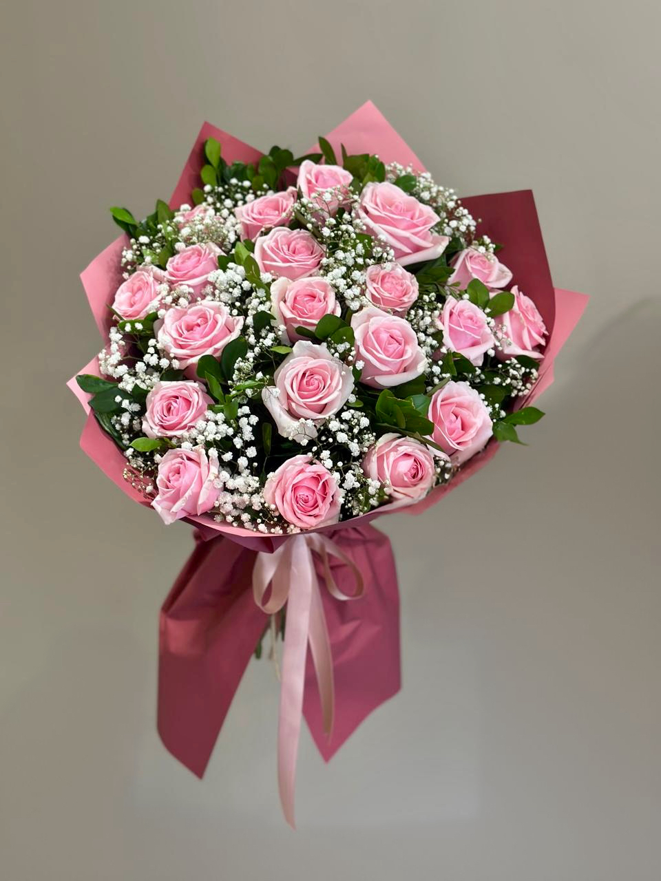 RAMALHETE COM 20 ROSAS ROSAS